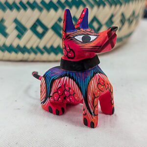Mini alebrije perrito rouge